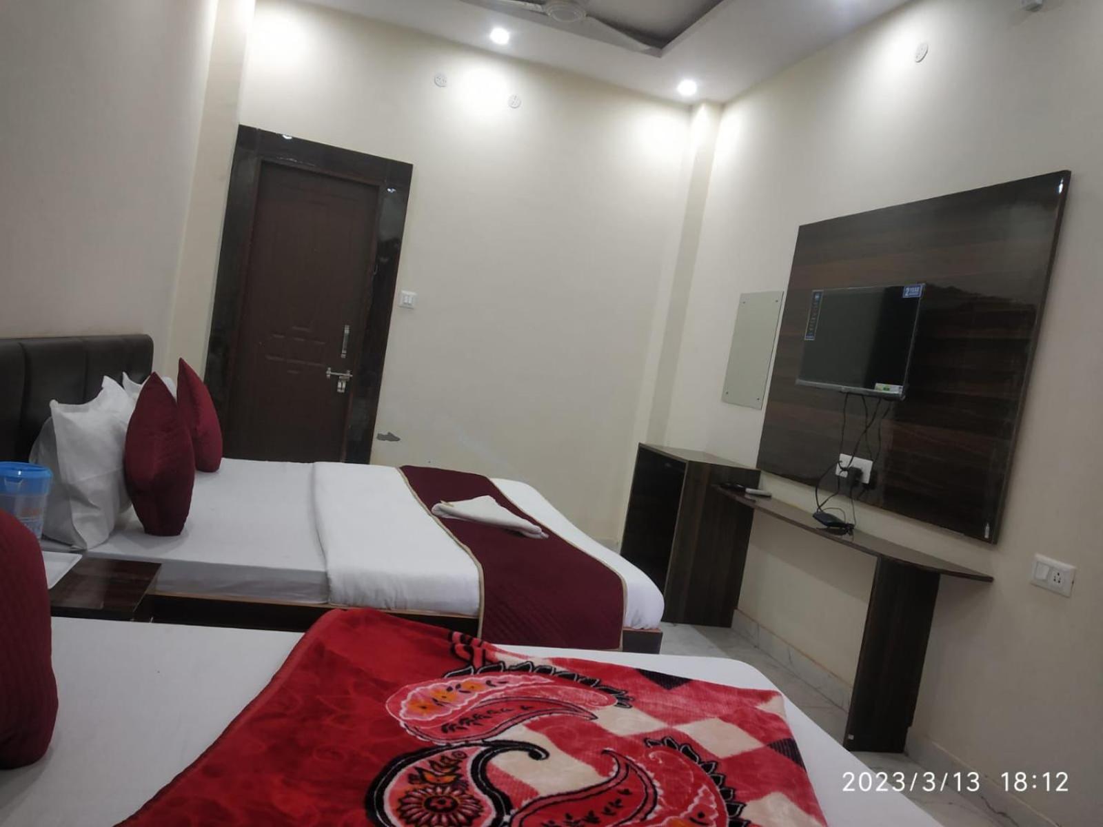 Hotel Aarti Darshan Haridwār Extérieur photo