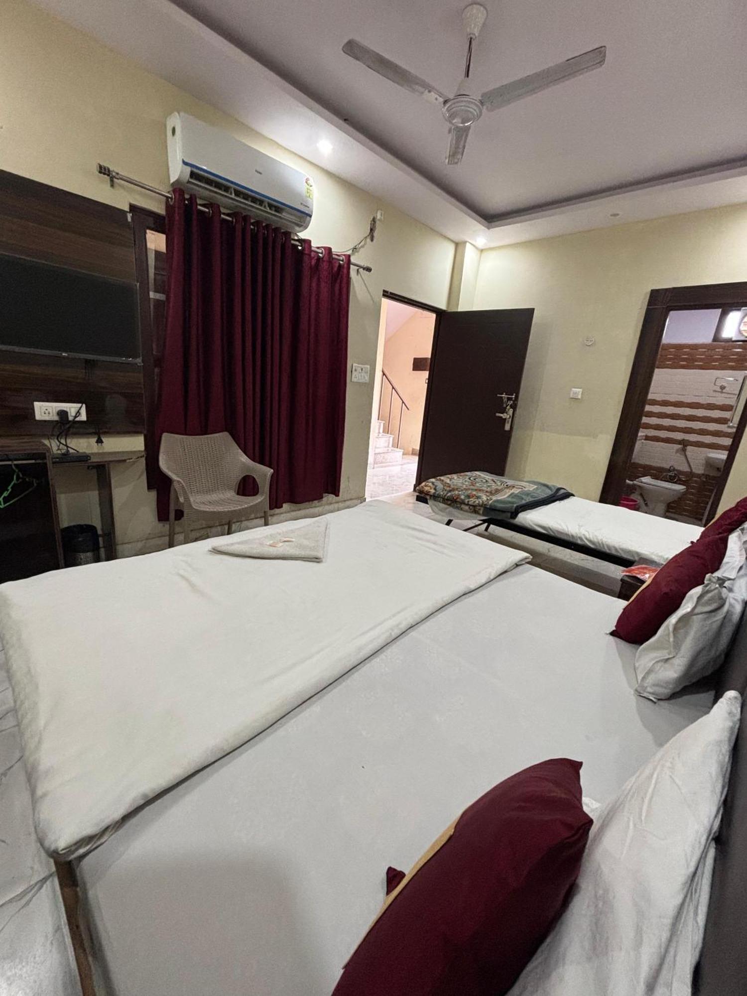 Hotel Aarti Darshan Haridwār Extérieur photo