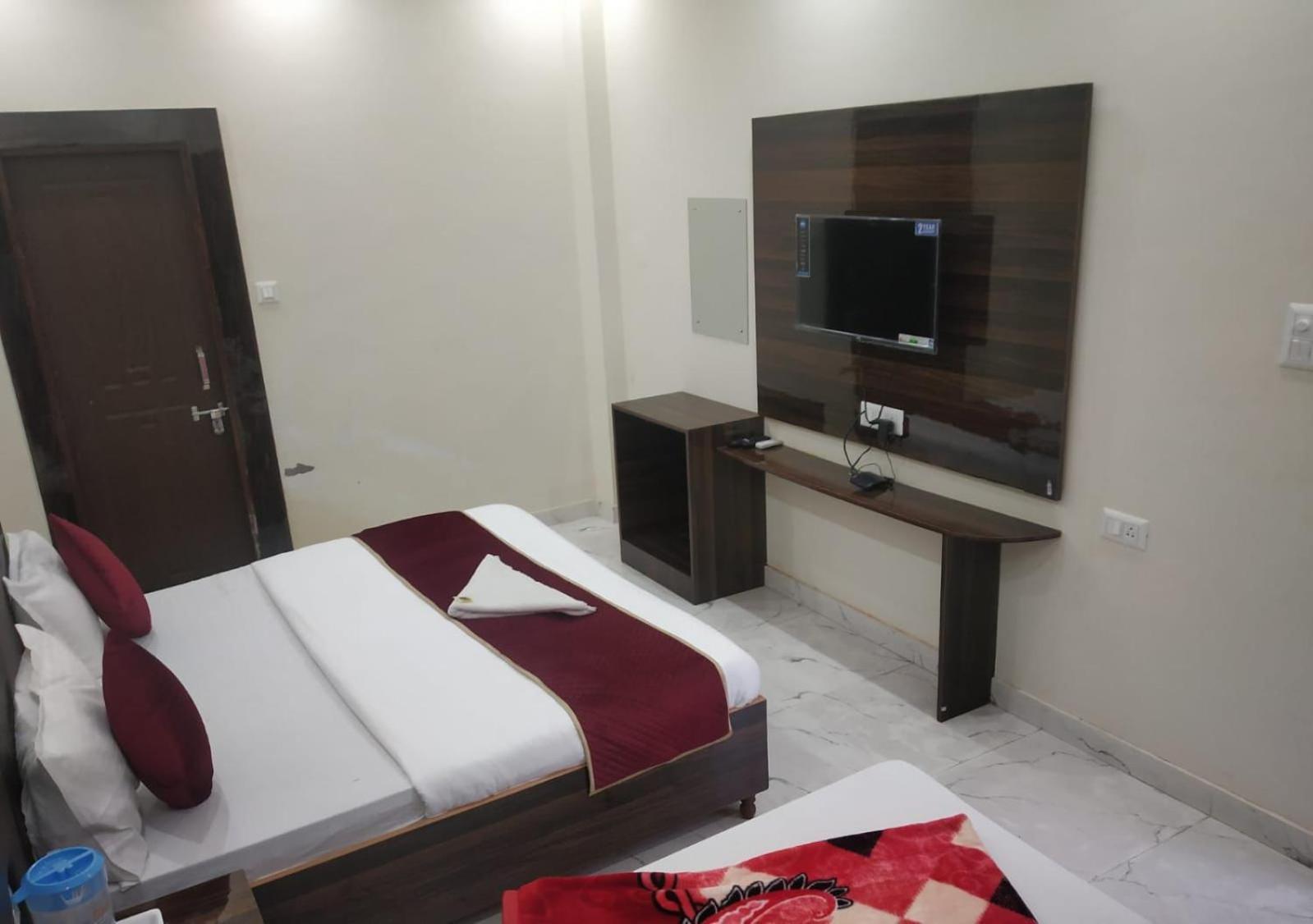 Hotel Aarti Darshan Haridwār Extérieur photo