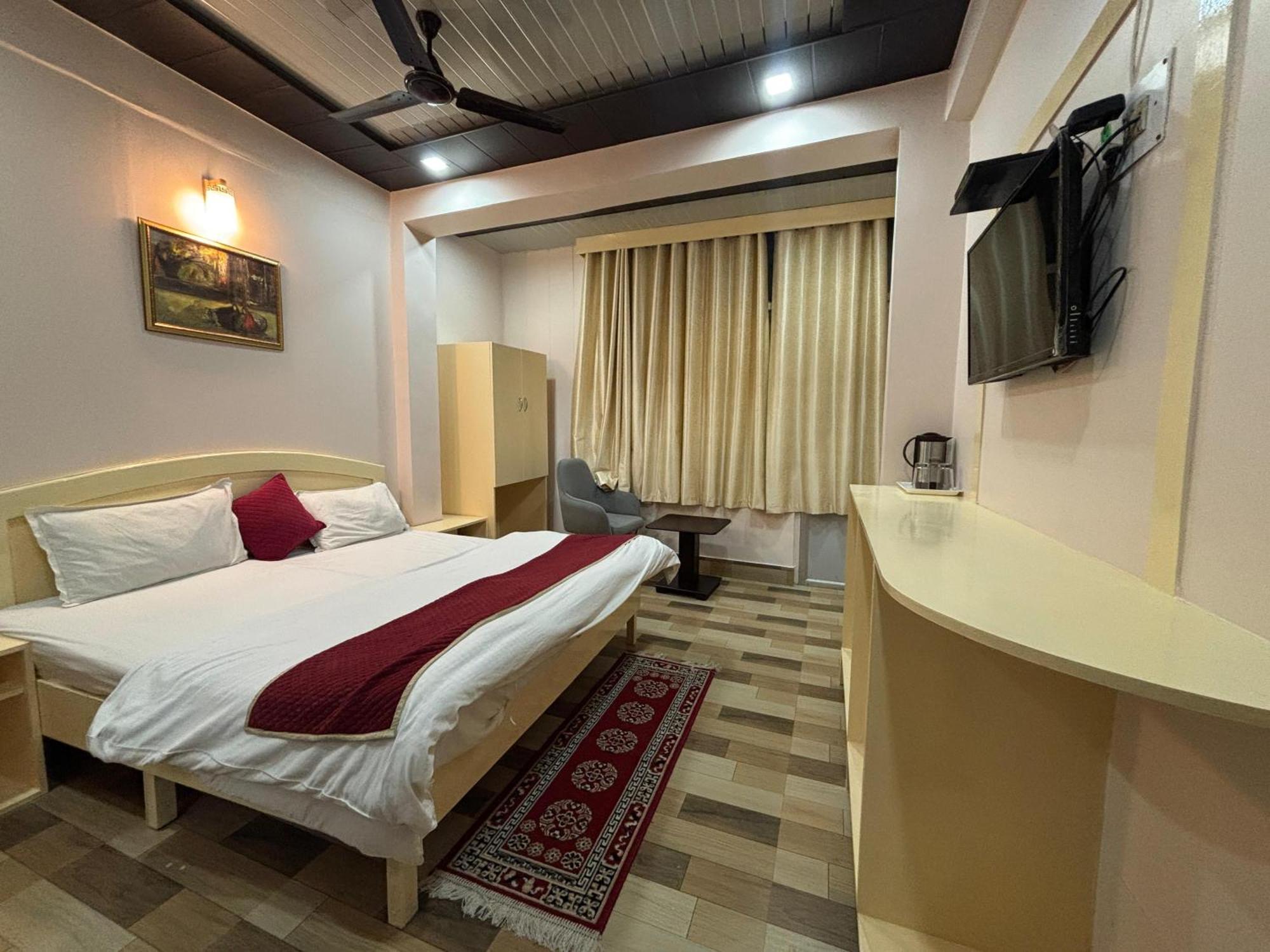 Hotel Aarti Darshan Haridwār Extérieur photo